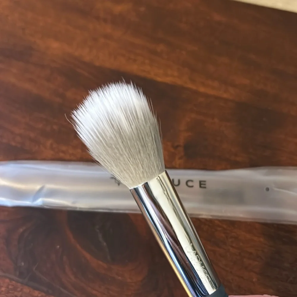 Laruce LR316 Duo Fibre brush in Denim new in pouch